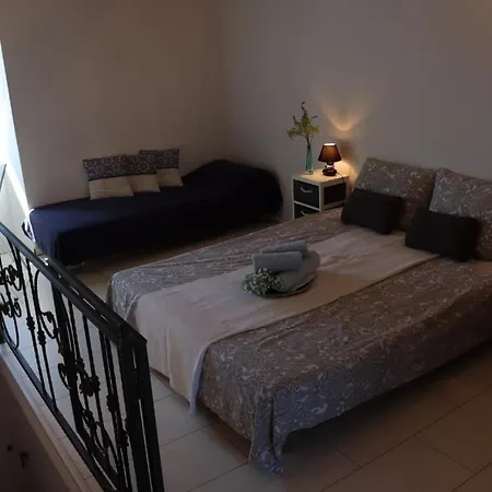 Apartment Gemuetliches In Der Altstadt V. *